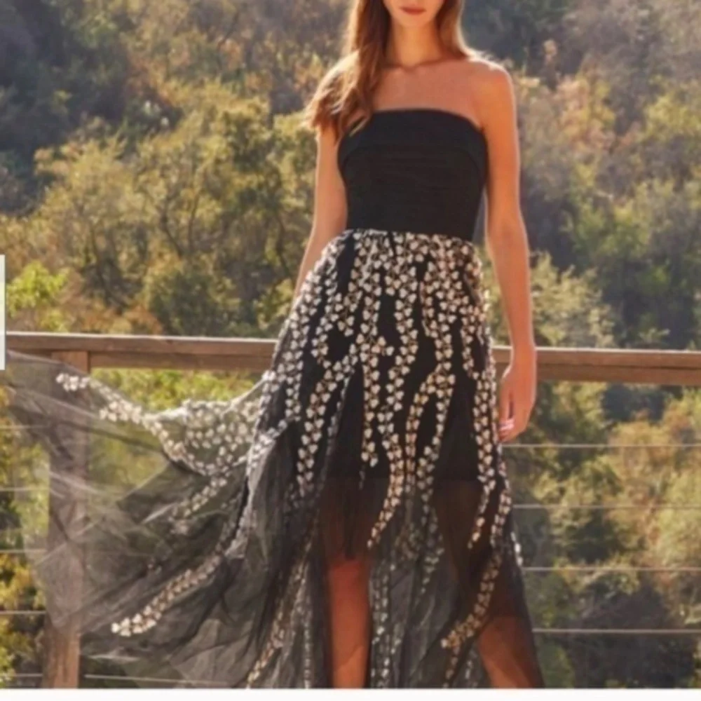 bcbg black strapless dress Black Strapless Tiered Tulle Midi Dress